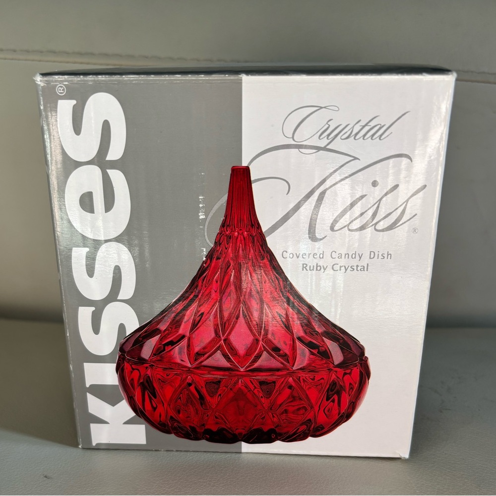 NIB Ruby Red Hershey Kiss Crystal Candy Dish